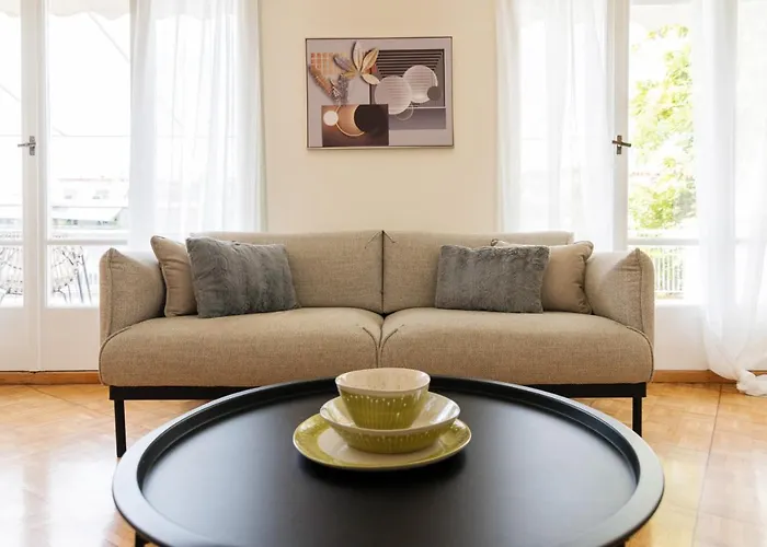 Phaedrus Living: City Center Flat Michalakopoulou